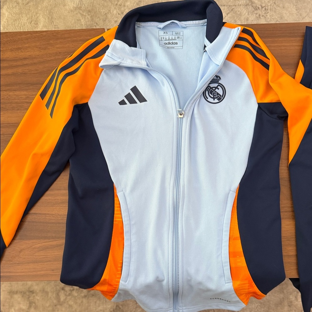 BOUGHT from Bernabeu Stadium! Never worn! Real Madrid Youth Track Jacket